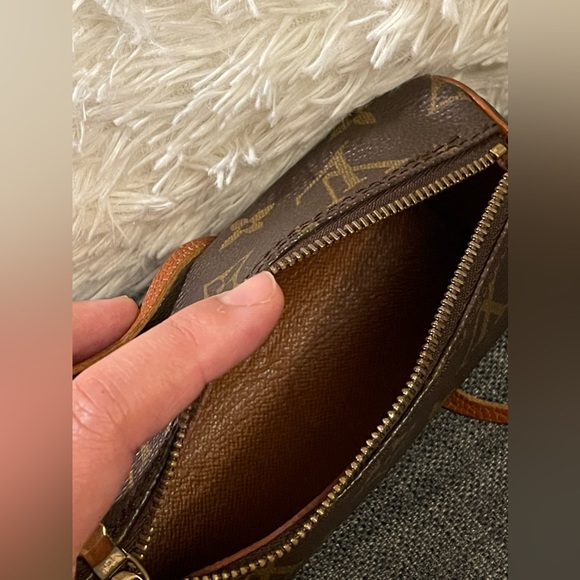 Authentic Vintage LOUIS VUITTON Monogram Papillon Pochette - Picture 5 of 8
